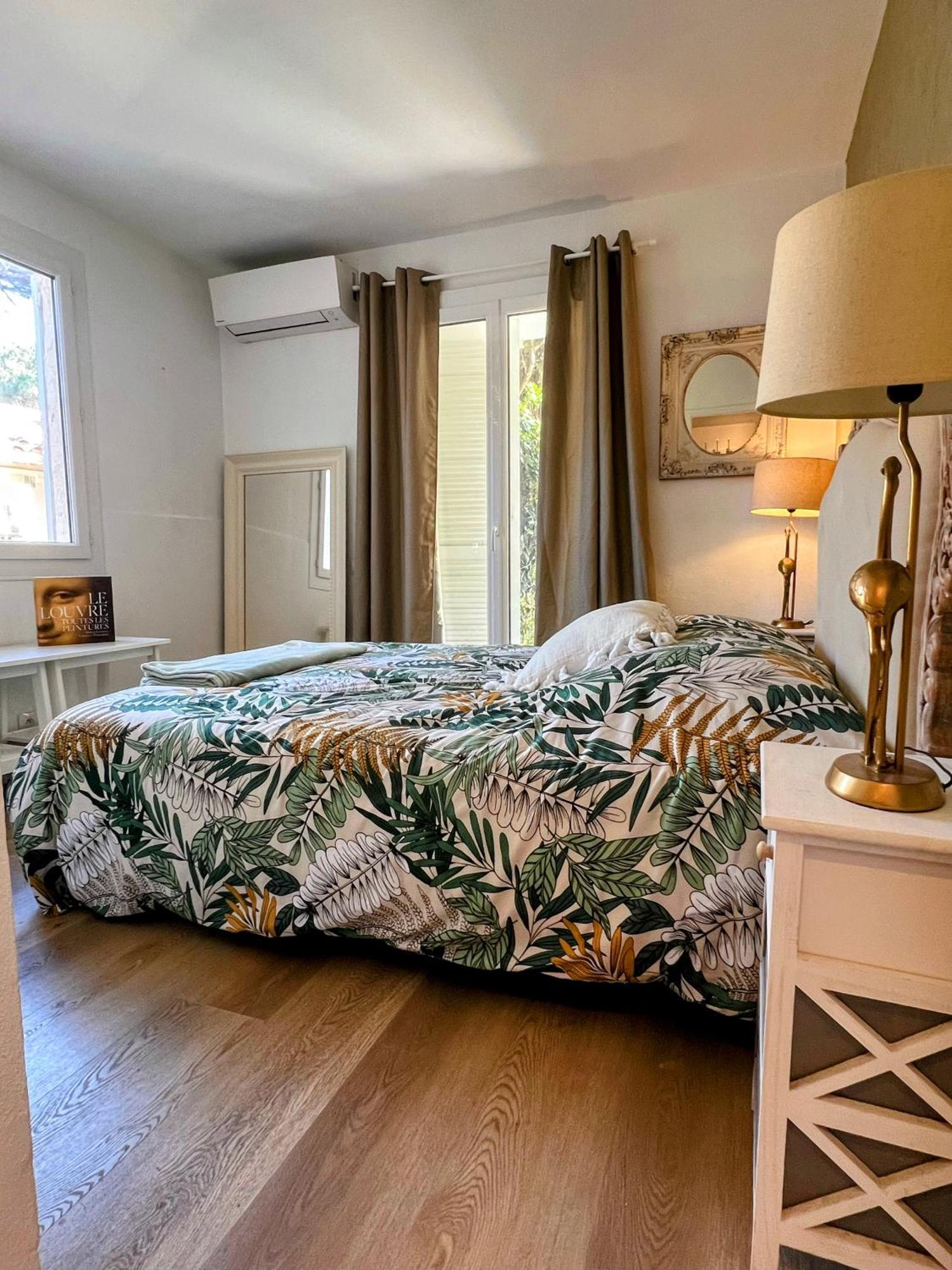 Superbe Appartement Avec Terrasse Jardin Et Parking Prive Saint-Tropez Buitenkant foto