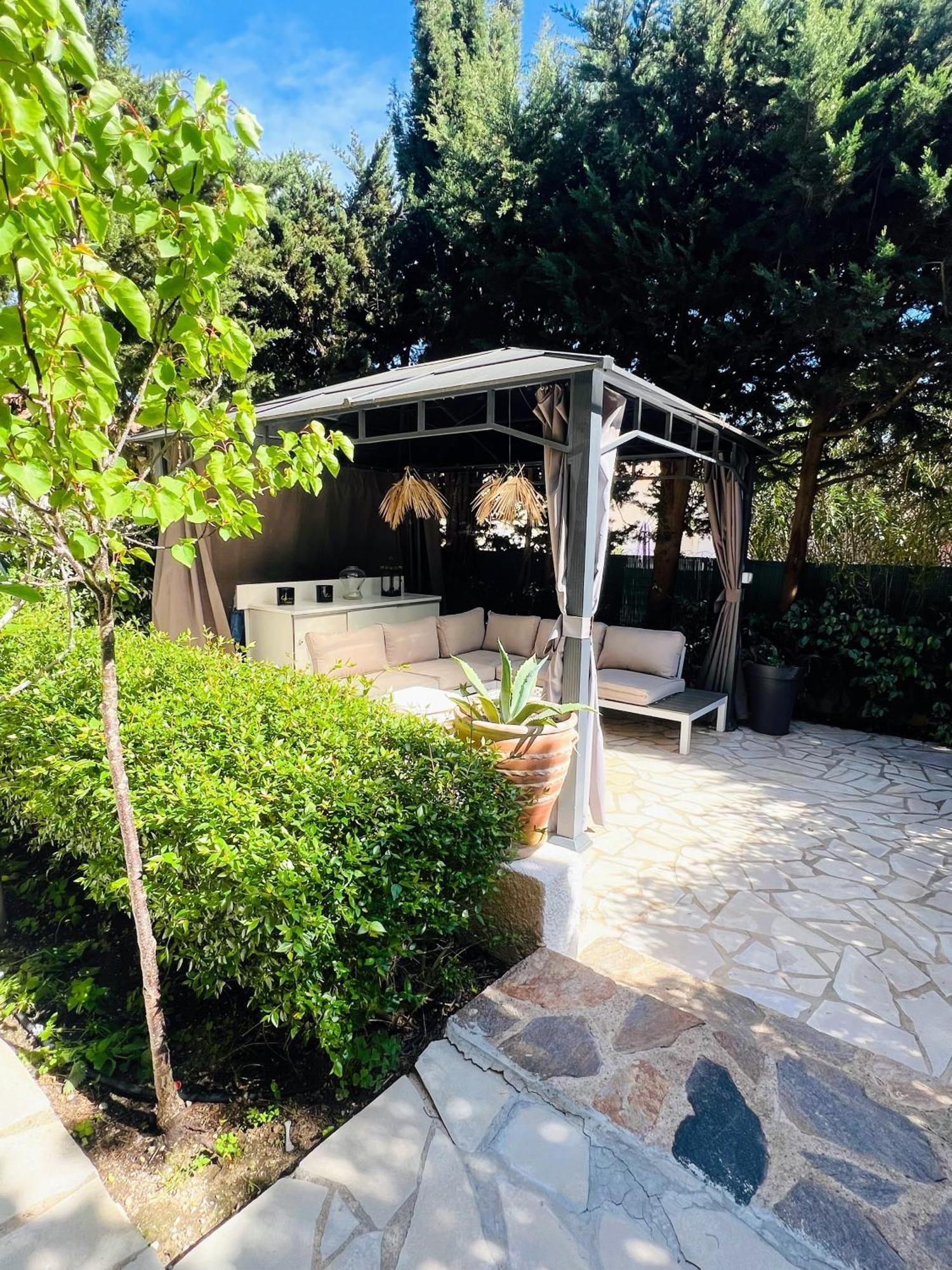 Superbe Appartement Avec Terrasse Jardin Et Parking Prive Saint-Tropez Buitenkant foto